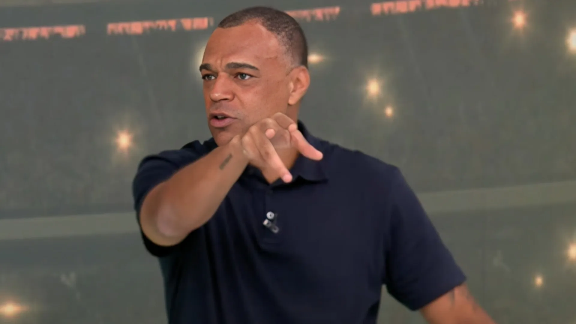 Denílson reprova atitude de Gabigol após título do Flamengo: “Não é o ideal”