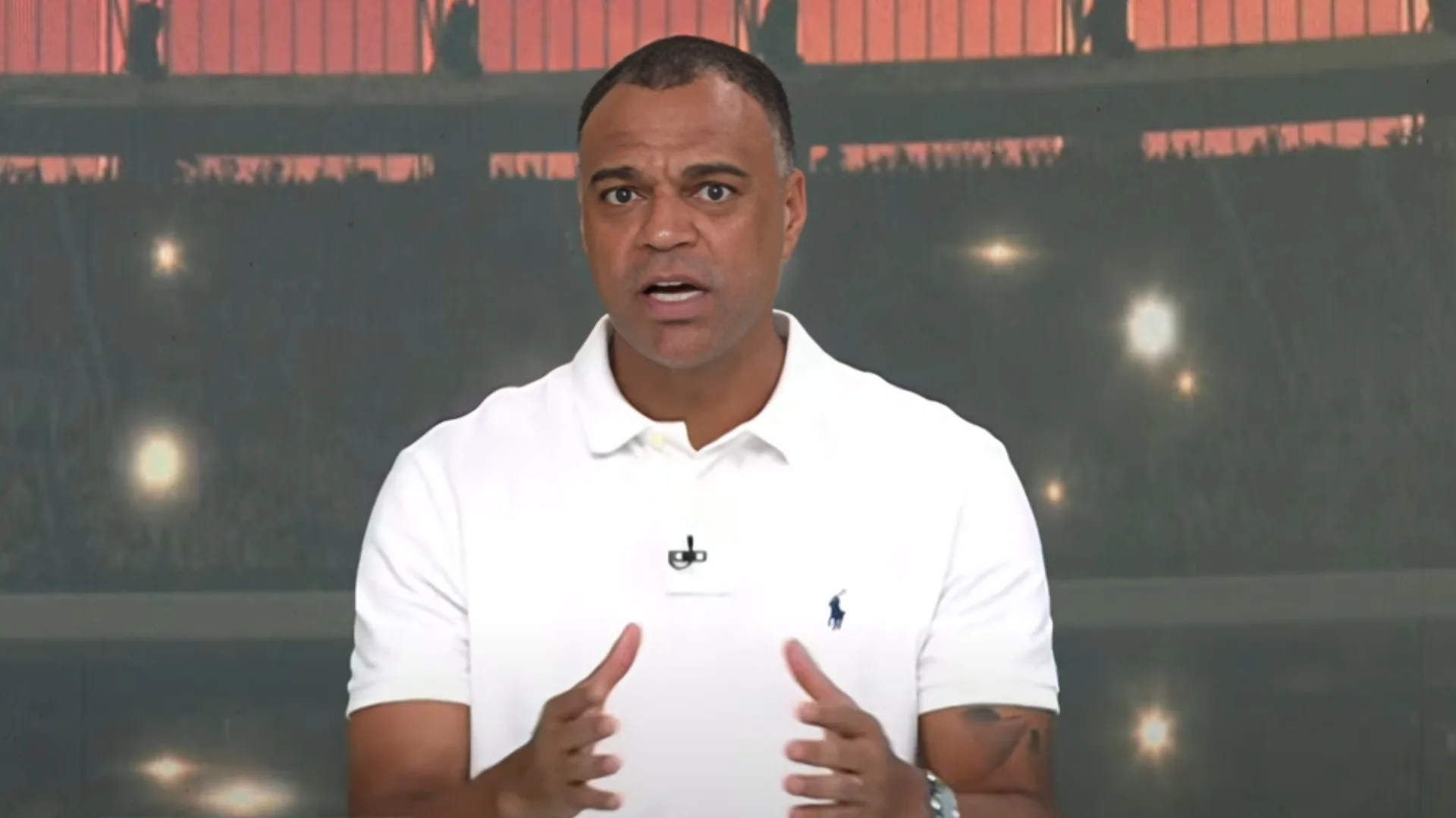 Denílson reage contra Renato Gaúcho após ameaça a jornalistas: “Cuidado”