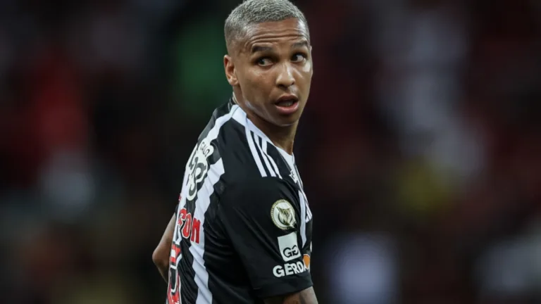 Deyverson, do Atlético-MG, crava melhor camisa 9 no Brasil hoje: “Sem dúvidas”