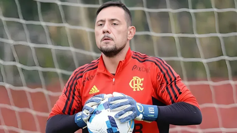 Diego Alves relembra polêmica em Flamengo x Grêmio: “Mexeu com quem estava quieto”