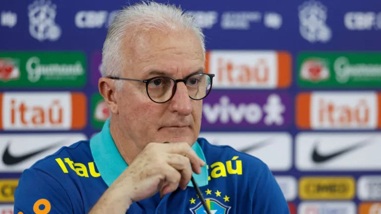 Tiago Leifert discorda da fala de Dorival Júnior após empate da seleção brasileira: “Não é possível”