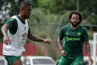 Douglas Costa e Marcelo, em treino do Fluminense