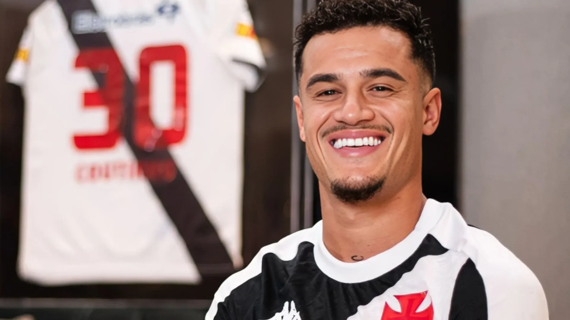 Edmundo manda recado após atitude de Coutinho no Vasco: “Não soma nada”