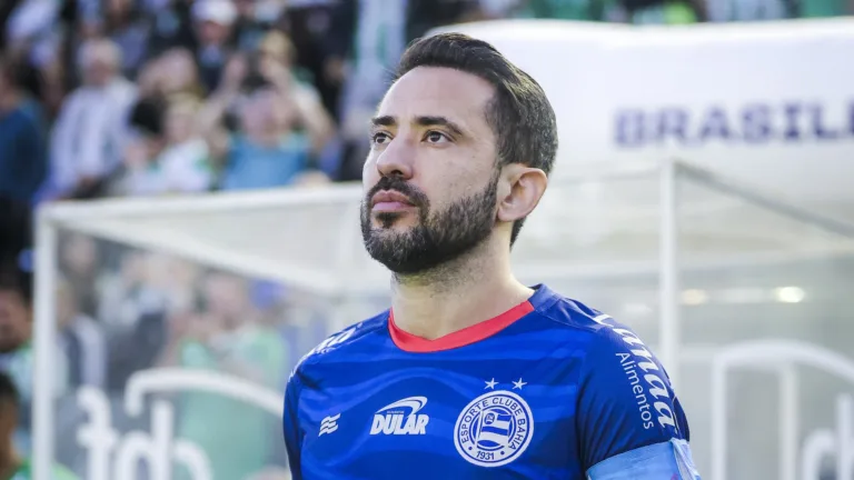 Everton Ribeiro aponta time que decepciona no Brasileirão: “Devendo”