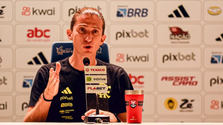 Filipe Luís, do Flamengo, revela admiração por treinador rival: “Difícil jogar contra”
