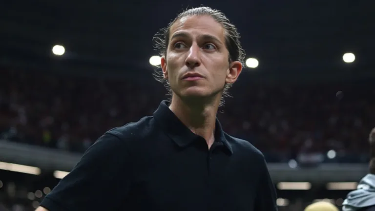 Filipe Luís reage após atitude de Gabigol no Flamengo e manda recado