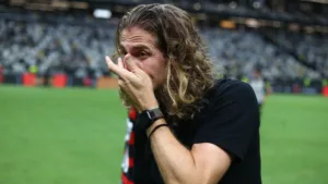 Torcedores do Flamengo se irritam e pedem saída de Filipe Luís: “Tite 2.0”
