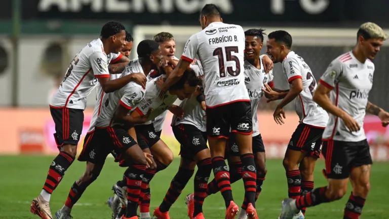 RMP aponta jogador que “ficou na bronca” com Filipe Luís no Flamengo