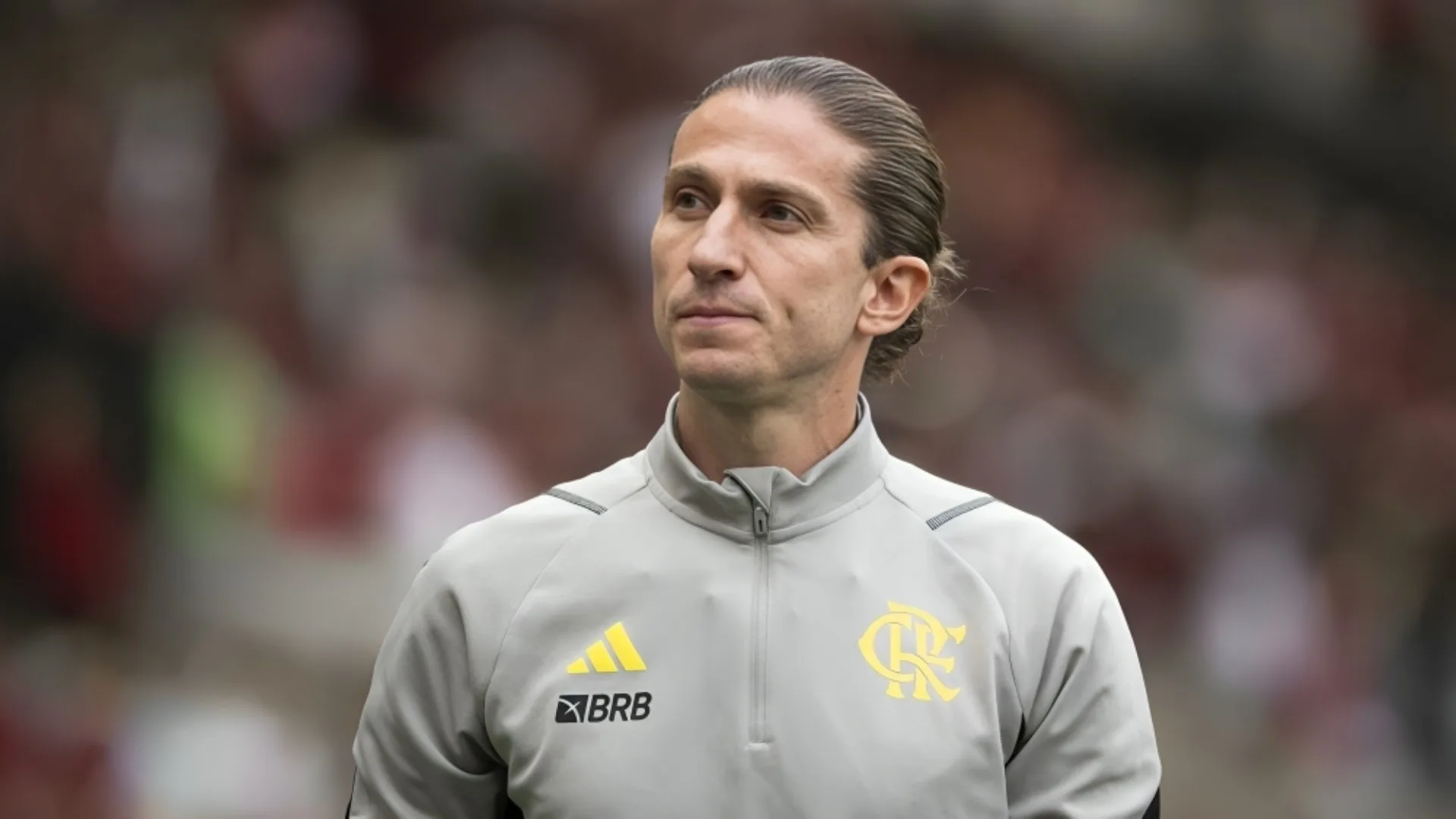 Filipe Luís pode ter problema no Flamengo, antecipa Flávio Prado