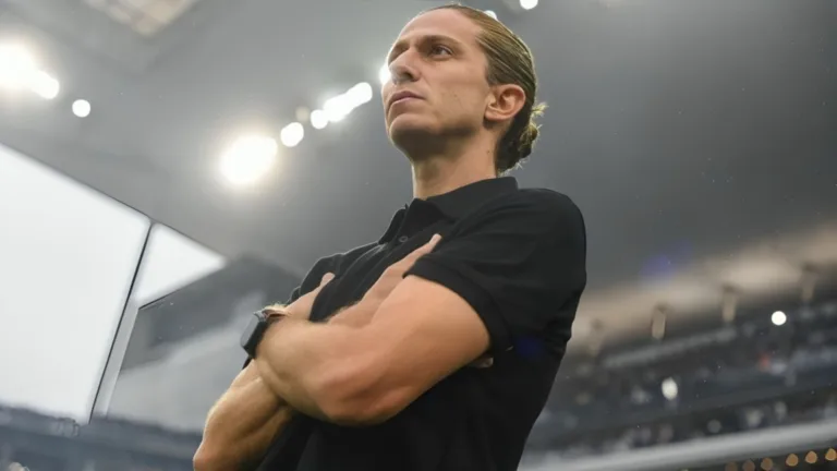 Flávio Prado reage à atitude de Filipe Luís no Flamengo: “Chocado”