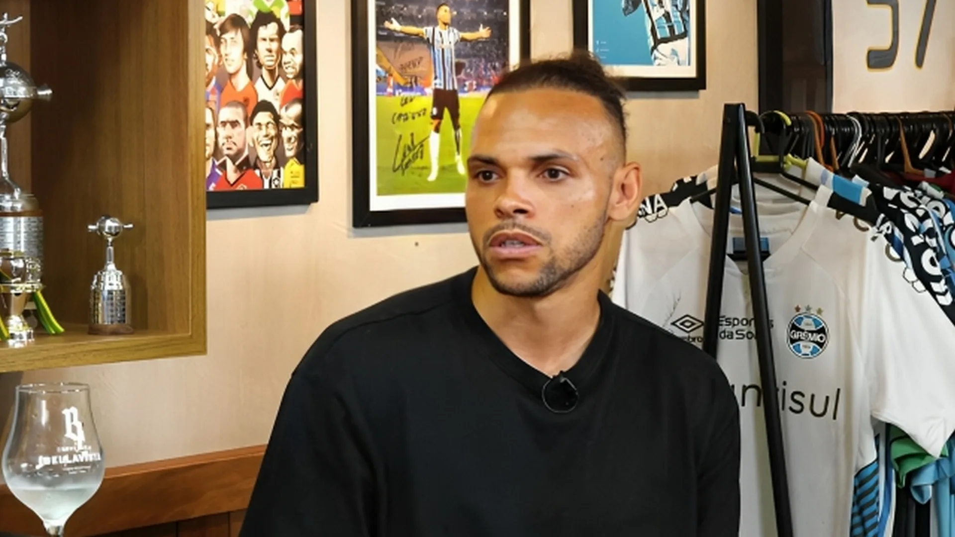 Braithwaite, do Grêmio, descarta Botafogo e elege o melhor time do Brasileirão