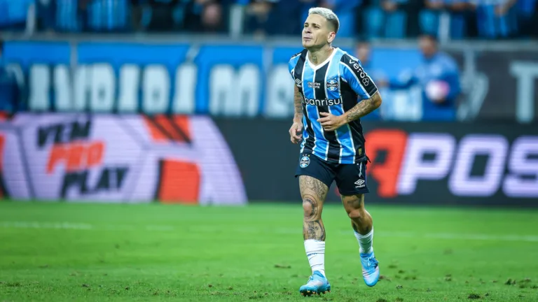 Grêmio irá oferecer joia da base ao Santos por Soteldo, informa Farid