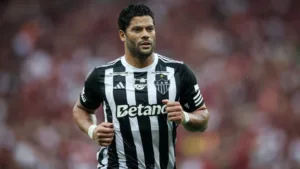 Torcedores do Atlético-MG mandam recado para Hulk após derrota para o Flamengo