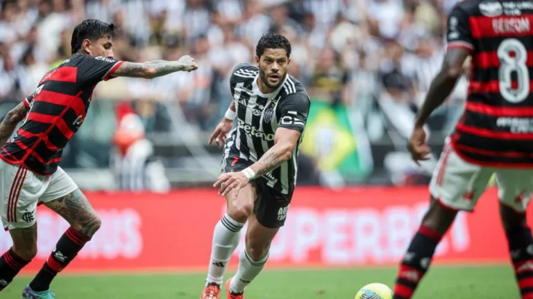 Tiago Leifert aponta atitude de Hulk que incomodou em Atlético-MG x Flamengo