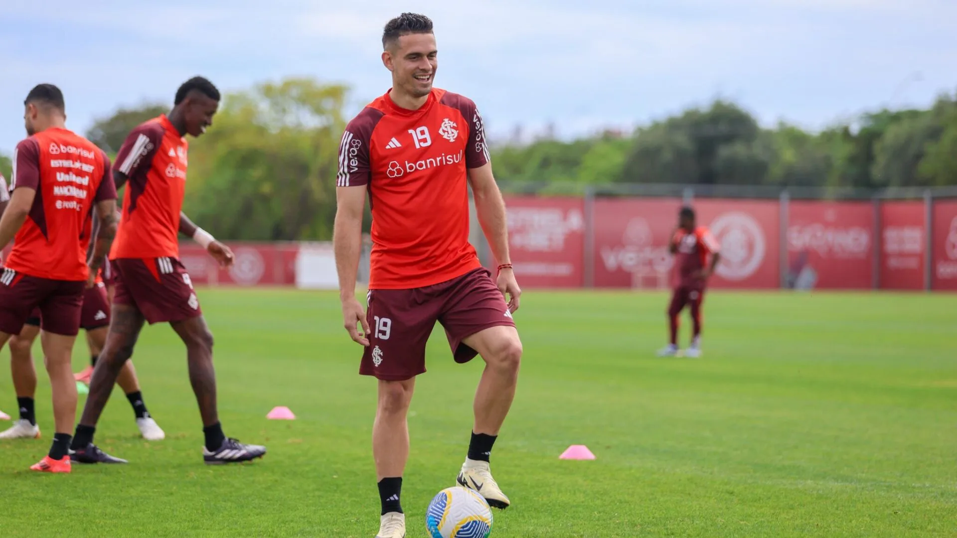 Internacional terá time quase completo para duelo contra o Criciúma