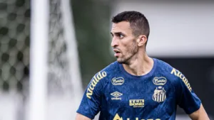 João Schmidt abre o jogo sobre demissão de Carille no Santos: “Difícil de falar”