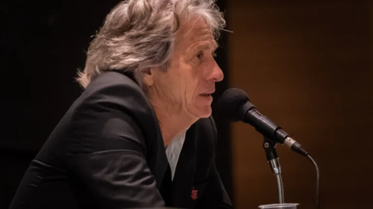 Jorge Jesus, ex-Flamengo, sugere jogador à seleção brasileira e corneta Dorival: “Não está vendo”
