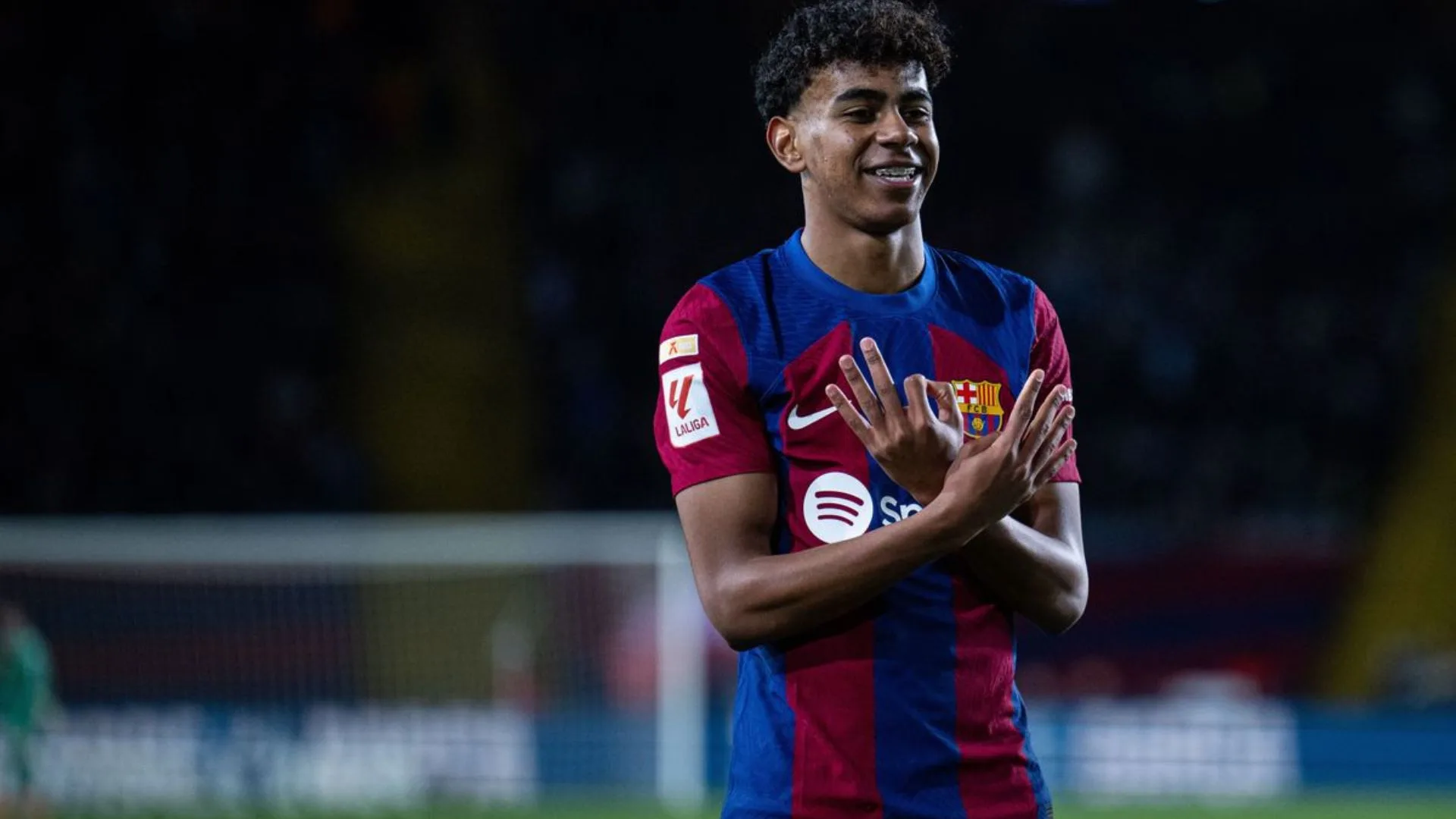 Lamine Yamal descarta sair do Barcelona: “É o clube da minha vida” 