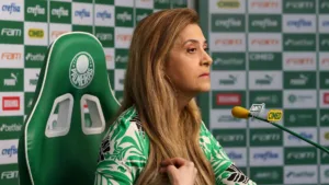 Leão dispara contra críticos de Leila Pereira no Palmeiras: “Ignorante no futebol”