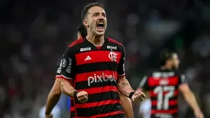 Léo Ortiz se recupera e é relacionado para o confronto contra o Racing pela Libertadores