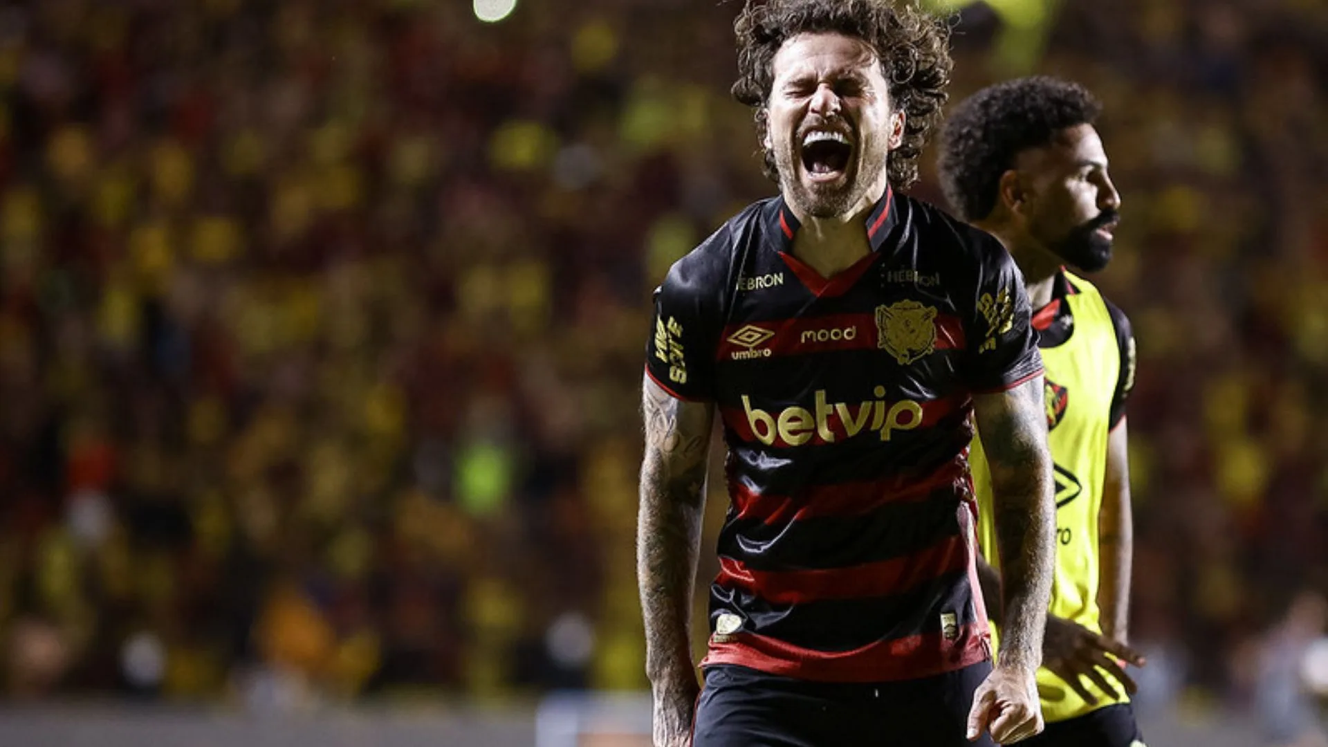 Diretor do Sport revela detalhes de negociação com meia do Santos: “Coisas evoluindo”