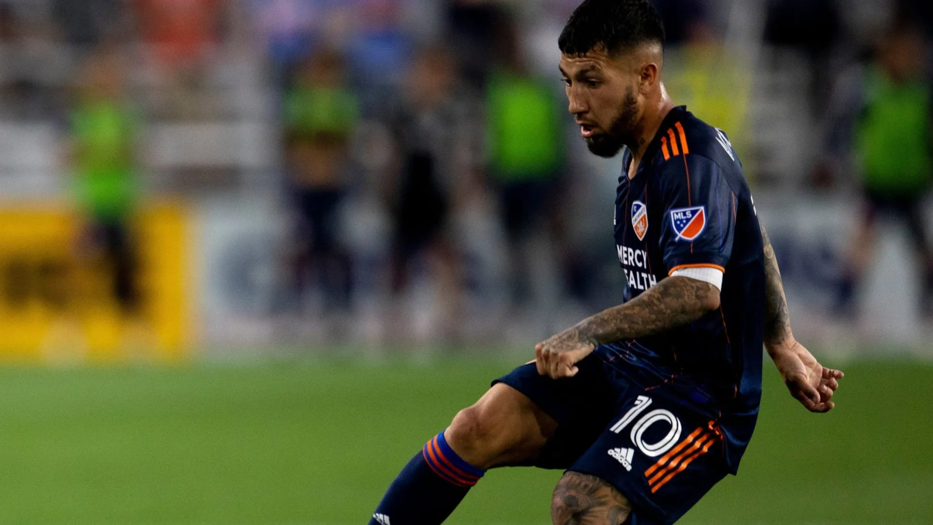 Corinthians busca meia argentino no mercado da bola