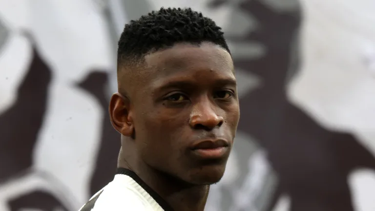 Luiz Henrique, do Botafogo, dá recado sobre briga pelo Brasileirão