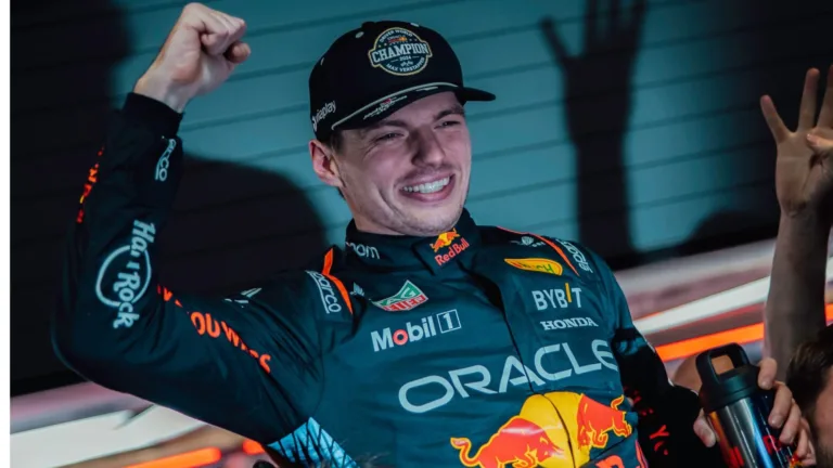 Max Verstappen é apenas quinto mas leva o tetra na F1