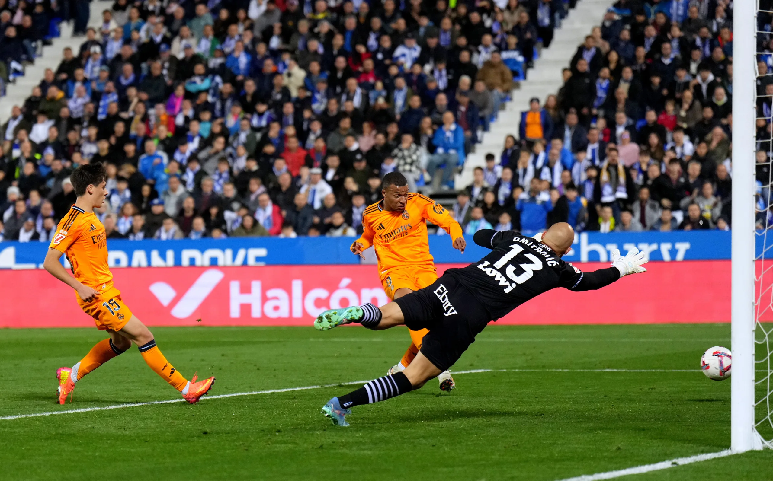 Real Madrid vence o Leganés fora de casa e não deixa o Barcelona ‘desgarrar’ na liderança da La Liga  