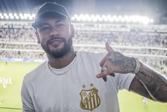 Neymar, em presença na Vila Belmiro