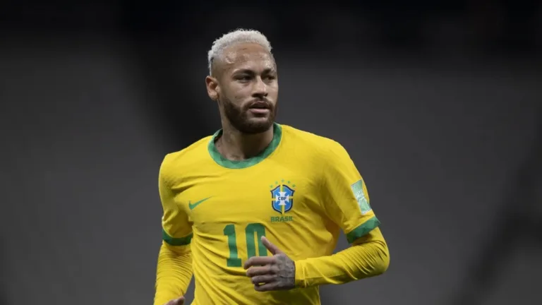 Neymar se manifesta sobre possível novo treinador da seleção brasileira: “Estou fora”