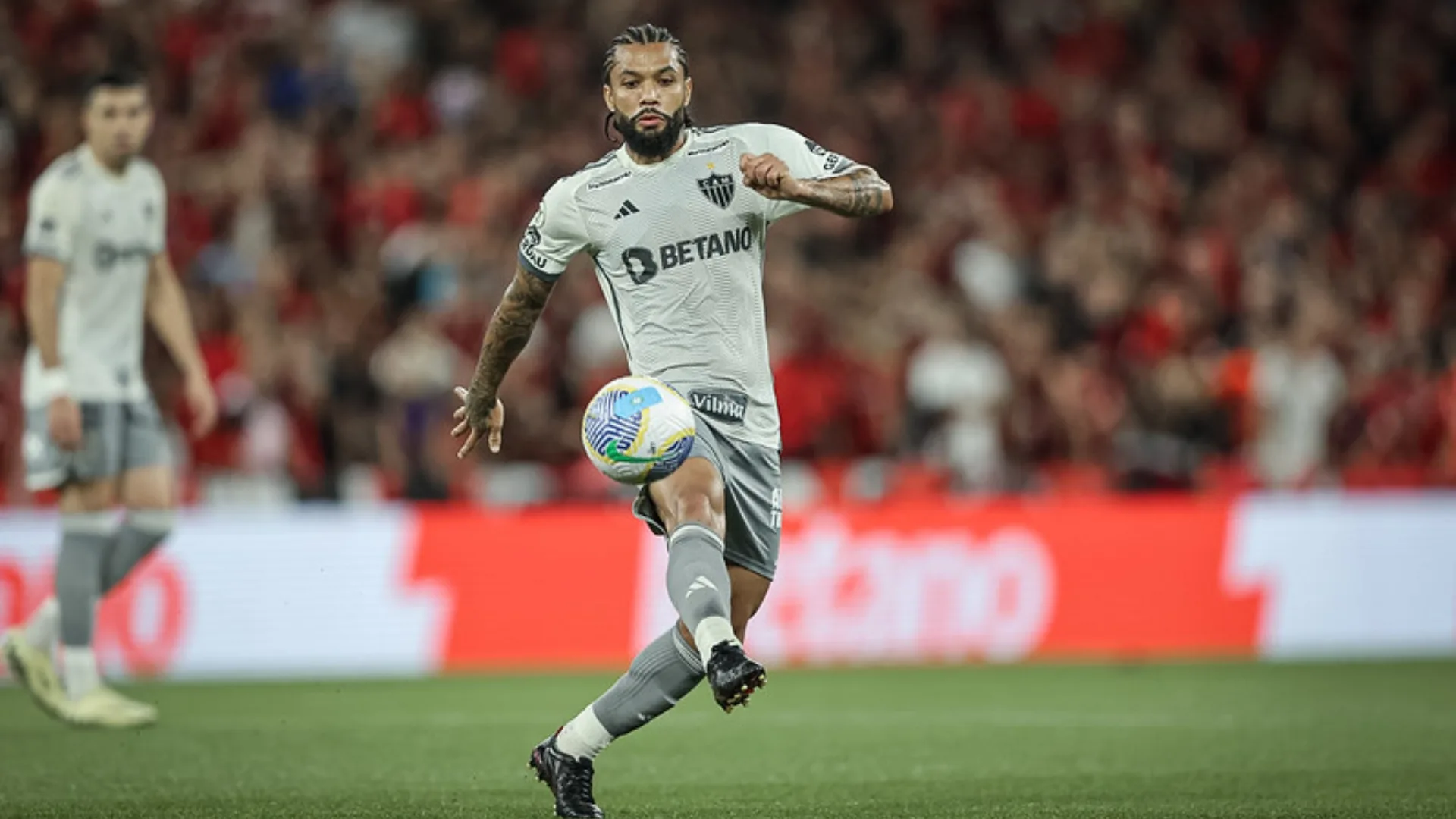 Otávio, do Atlético-MG, aponta time em crise no Brasil: “Precisa vencer”