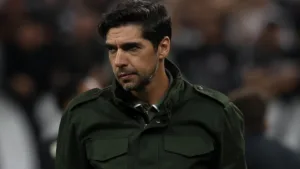 Torcida do Palmeiras monta lista de dispensas para 2025; veja nomes