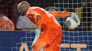 Weverton, do Palmeiras, manda recado ao Botafogo antes de ‘final’ do Brasileirão