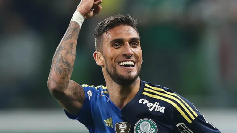 Ex-Botafogo e Palmeiras, Rafael Marques se coloca acima de centroavantes do Brasileirão hoje