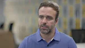 Roger Flores sinaliza “time confiante” capaz de surpreender no Brasileirão: “Destravou”