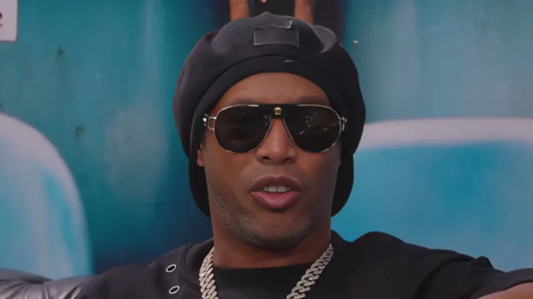 Ronaldinho Gaúcho se declara para time após jogo festivo: “Muito respeito”