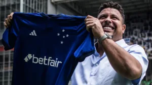 Ronaldo crava placar de Cruzeiro x Racing na final da Sul-Americana