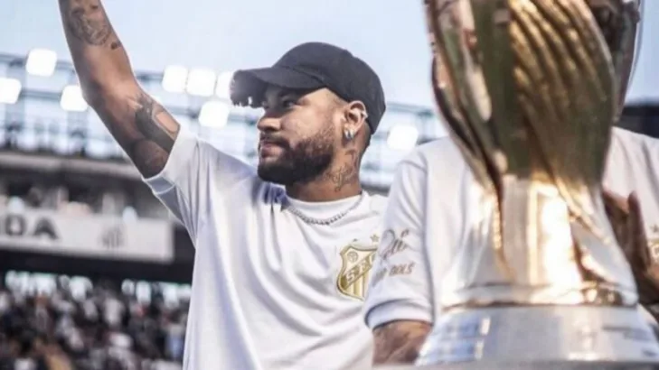 Neymar não aguenta esperar e anuncia retorno ao Santos Neymar não aguenta esperar e anuncia retorno ao Santos