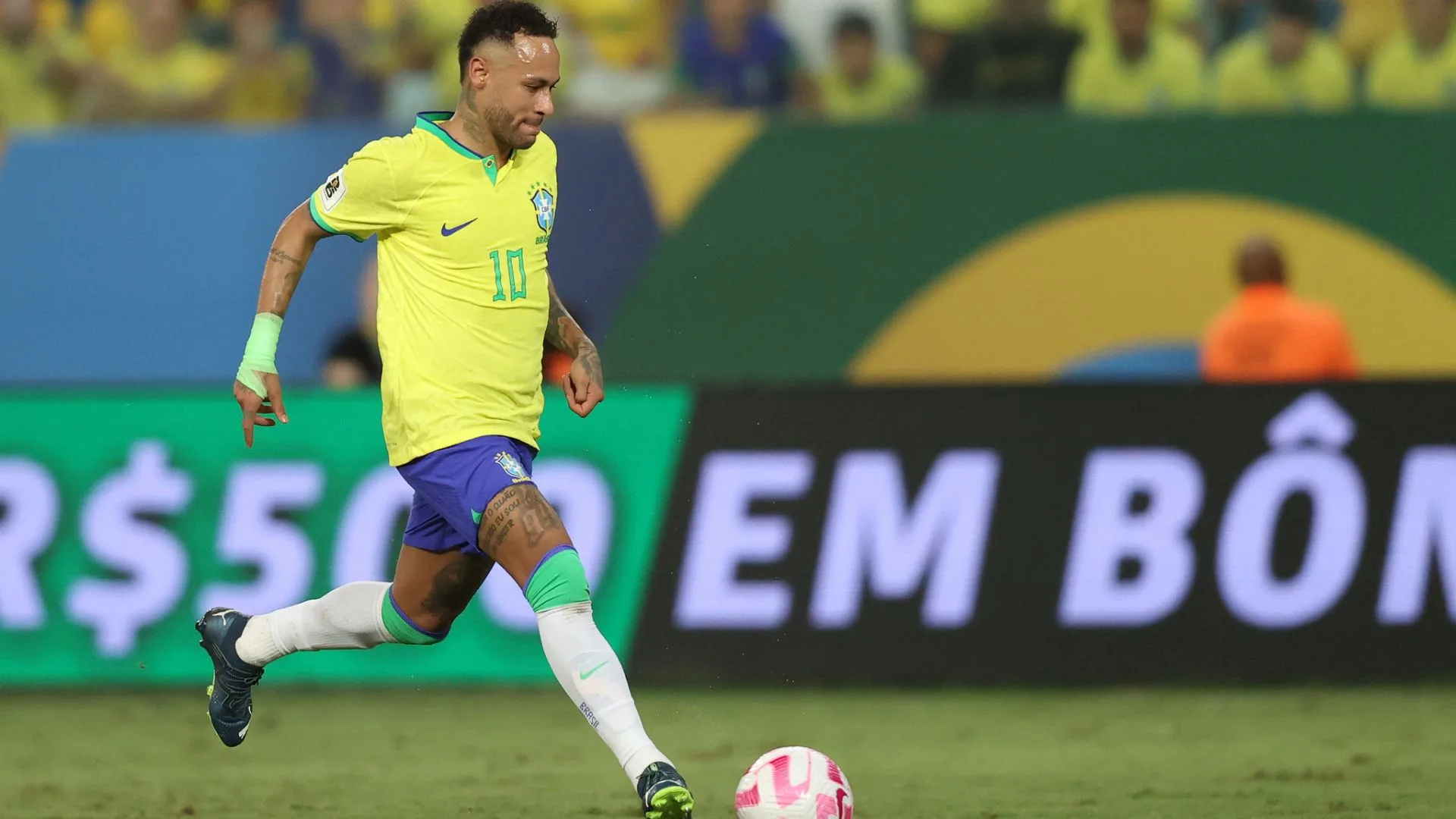 Neymar afirma que irá disputar a Copa do Mundo com a seleção brasileira: “Com certeza”