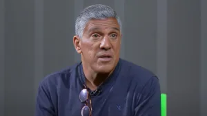 Silas elege goleiro que dá aulas no Brasil hoje: “Tomou conta”