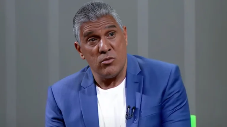 Silas destaca técnico ‘único’ no futebol brasileiro: “Tiro o chapéu”