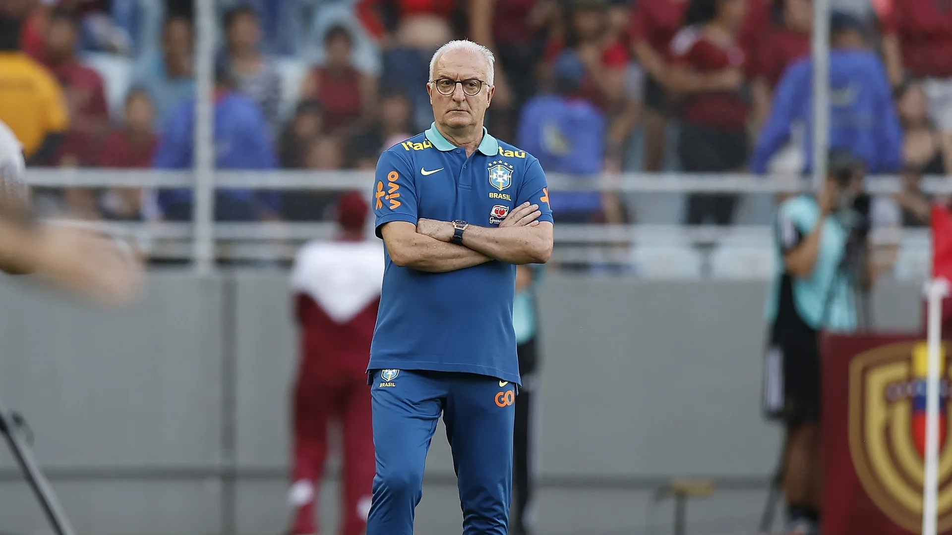 Tiago Leifert pede o retorno de jogador contestado na seleção brasileira: “Podem me xingar”