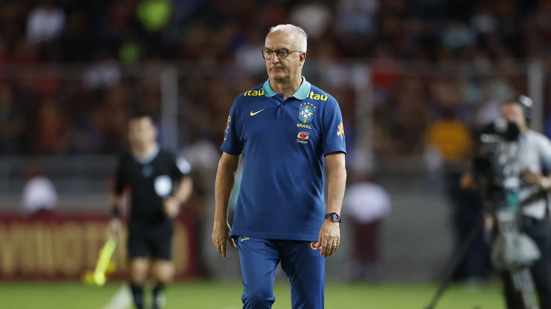 Tiago Leifert critica escolha de Dorival Júnior em jogo da seleção brasileira: “Não consigo entender”