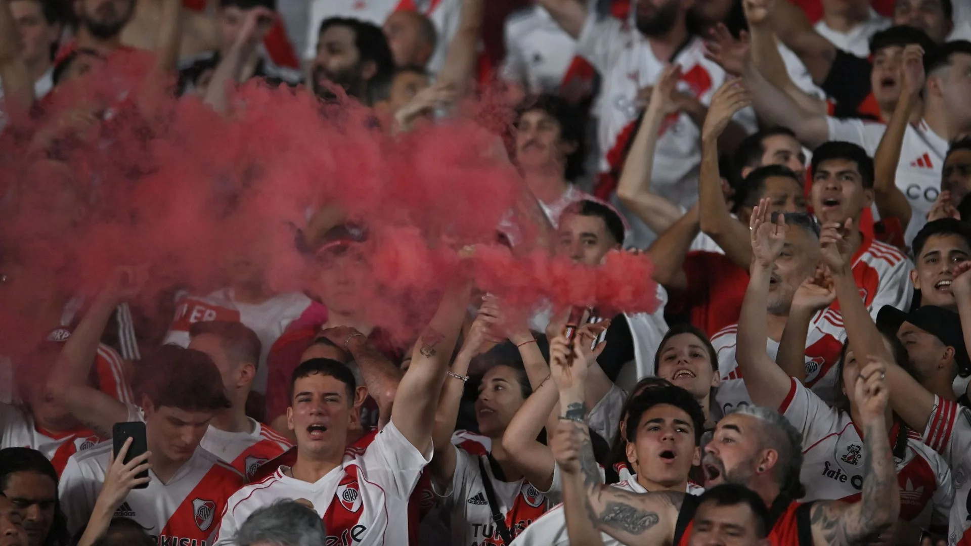 Torcedores argentinos elegem três maiores times do Brasil