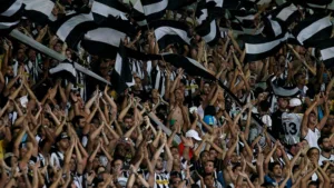 Torcedores do Botafogo se irritam com expulsão de Gregore: “Acabou”