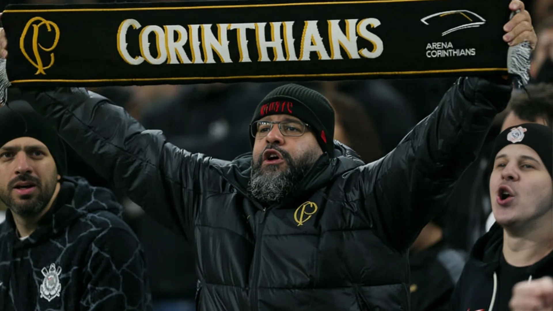 Torcedores do Corinthians apontam culpados por eliminação na Sul-Americana