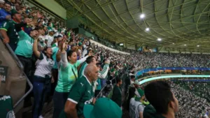 Rivellino reprova atitude de torcedores do Palmeiras: “Estão de brincadeira”
