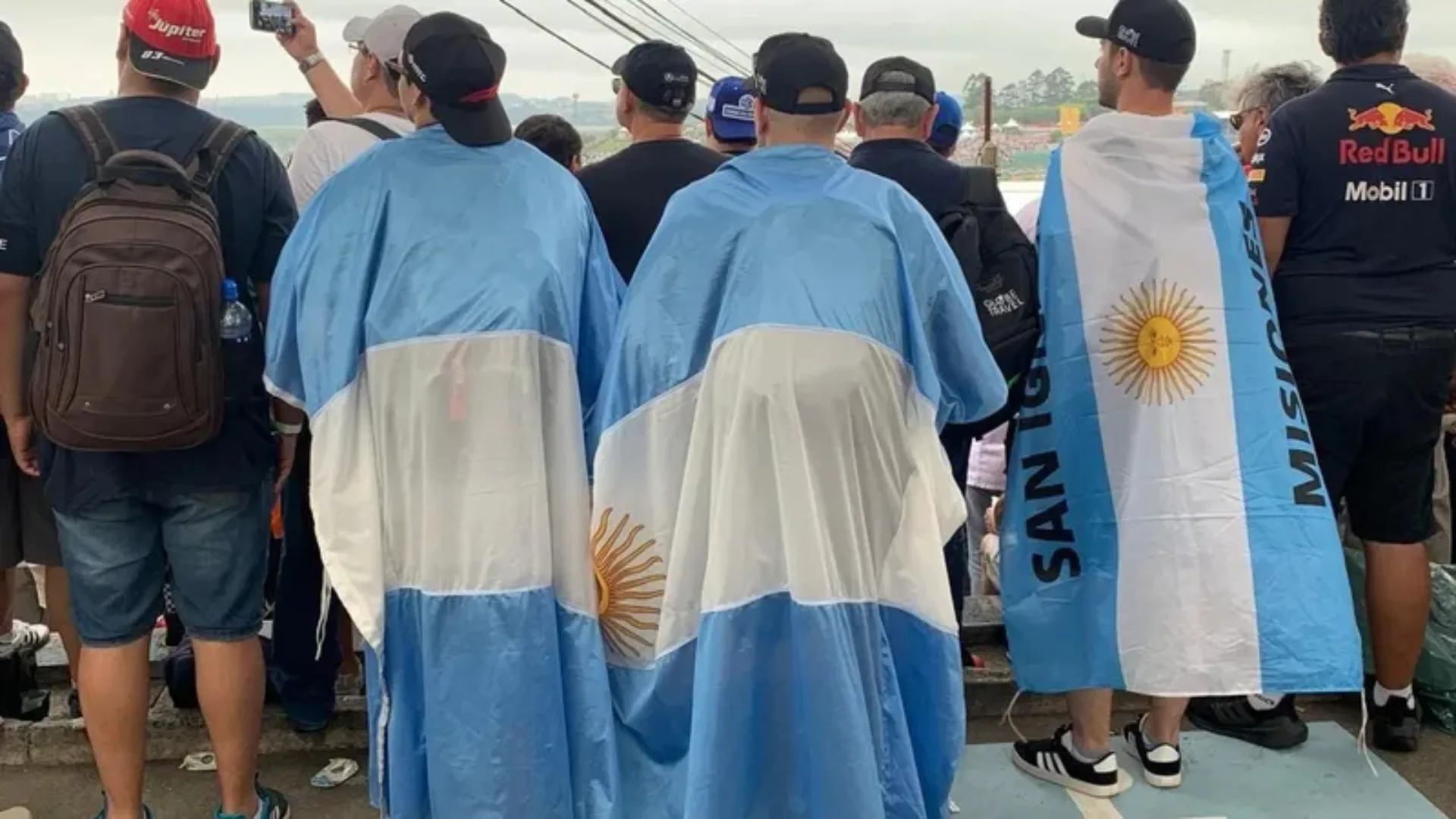 Torcedores argentinos se derretem por Colapinto no GP de São Paulo da Fórmula 1 hoje