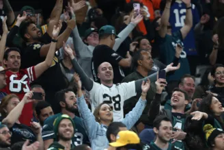 Torcedores em jogo da NFL no Brasil